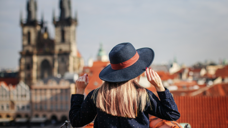 Podróżować samodzielnie czy z biurem podróży? Poznaj alternatywną formę planowania wakacji